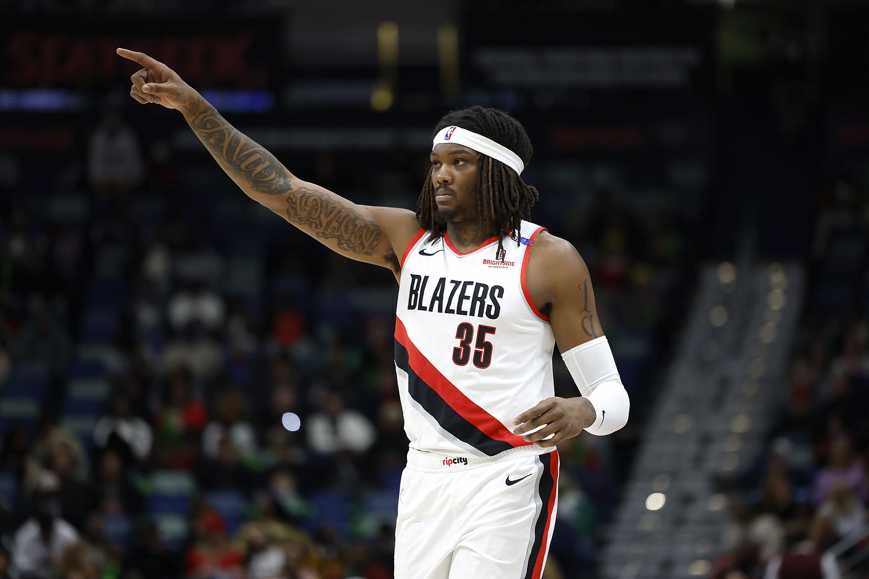 爱游戏官网-开拓者交易动向：罗威成主要筹码，亨德森进步显著暂不出售