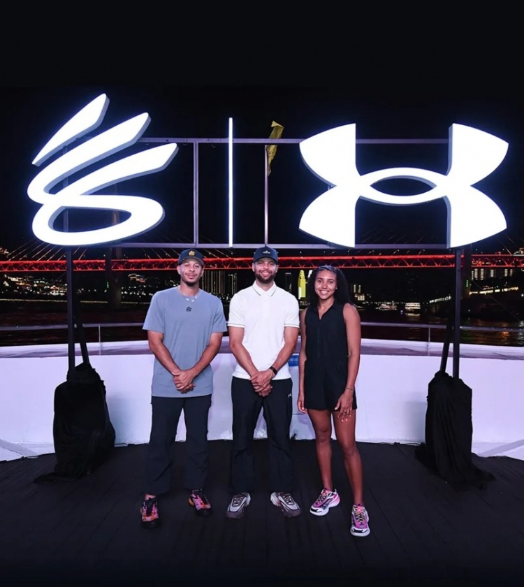 库里社媒晒出一大波中国行图片&amp;视频：这里的能量不可思议