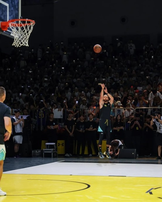 库里社媒晒出一大波中国行图片&amp;视频：这里的能量不可思议