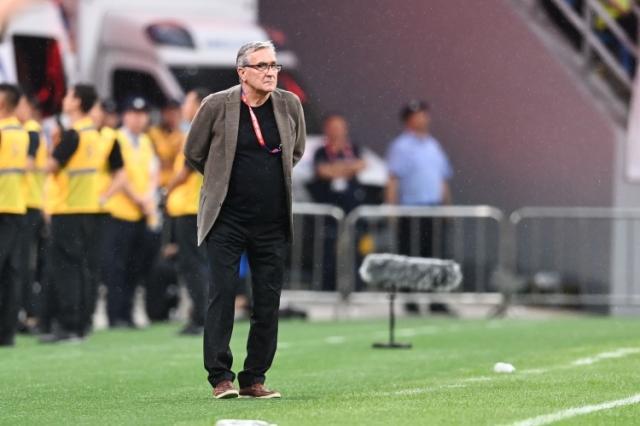 1730471993837079820.jpg 爱游戏-【早报】曼联官宣新帅,滕哈赫深情告别!