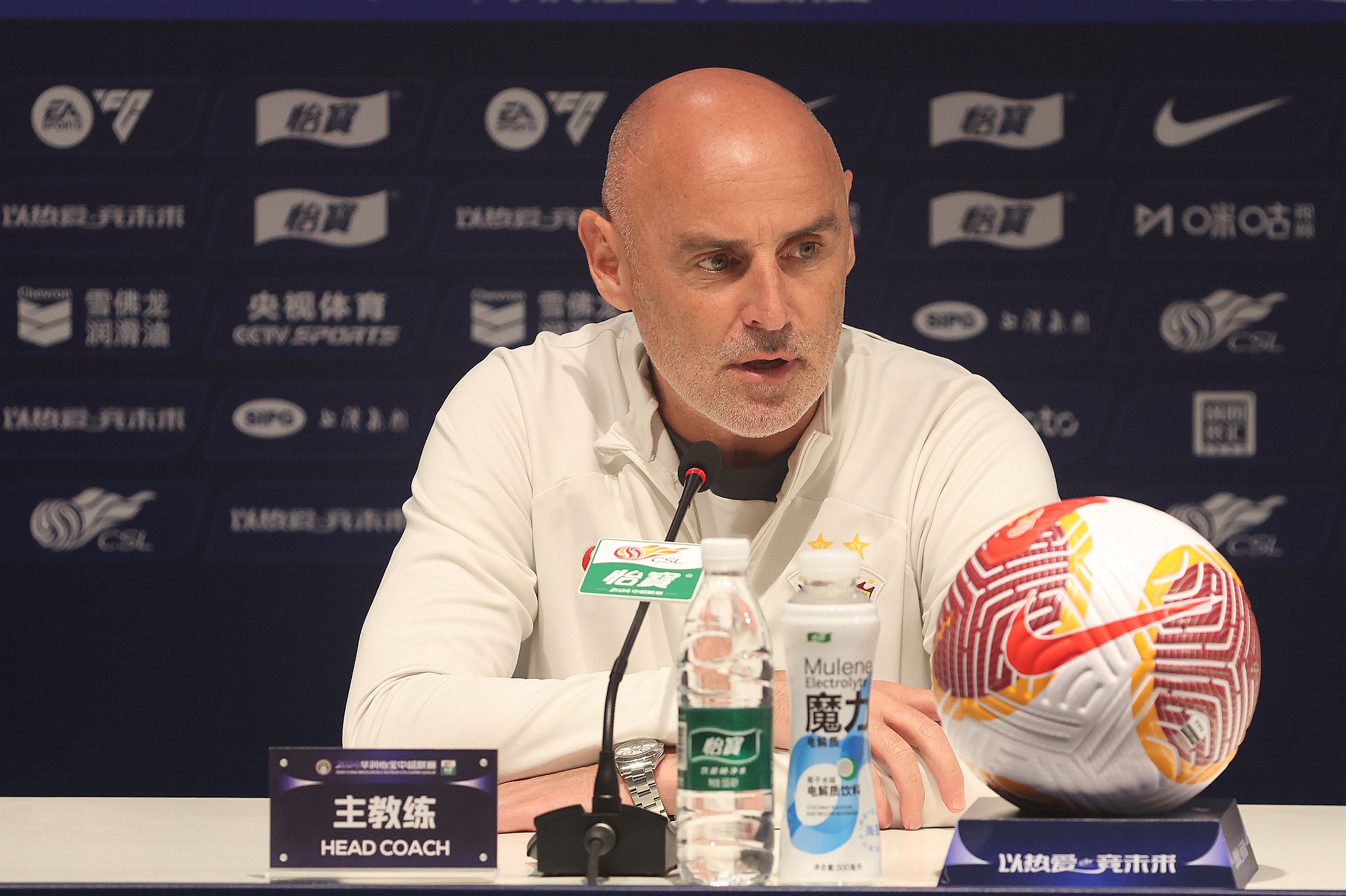 爱游戏体育-穆斯卡特：现在不是去考虑中超冲冠的事情，关注点是明天的比赛