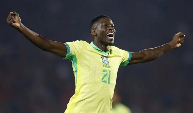 爱游戏体育-巴甲领头羊球员成救星 巴西2比1艰难赢智利！