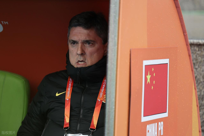 爱游戏官网-赢了现在,输了未来?U23国足进八强遭名宿集体看衰,路在何方?|董方卓|黄健翔|世界杯|青训|战术_新浪体育_新浪新闻