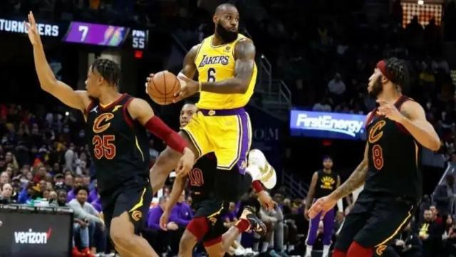 爱游戏官网-詹姆斯正式有资格和湖人续约 但工程进展十分缓慢