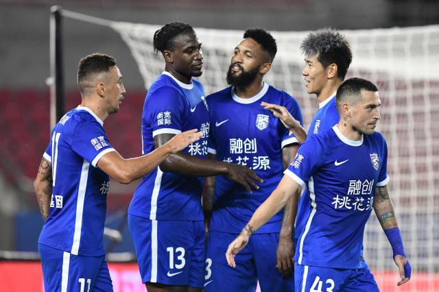 爱游戏体育-中超前瞻：海港检验三镇成色 广州VS河北保级大战