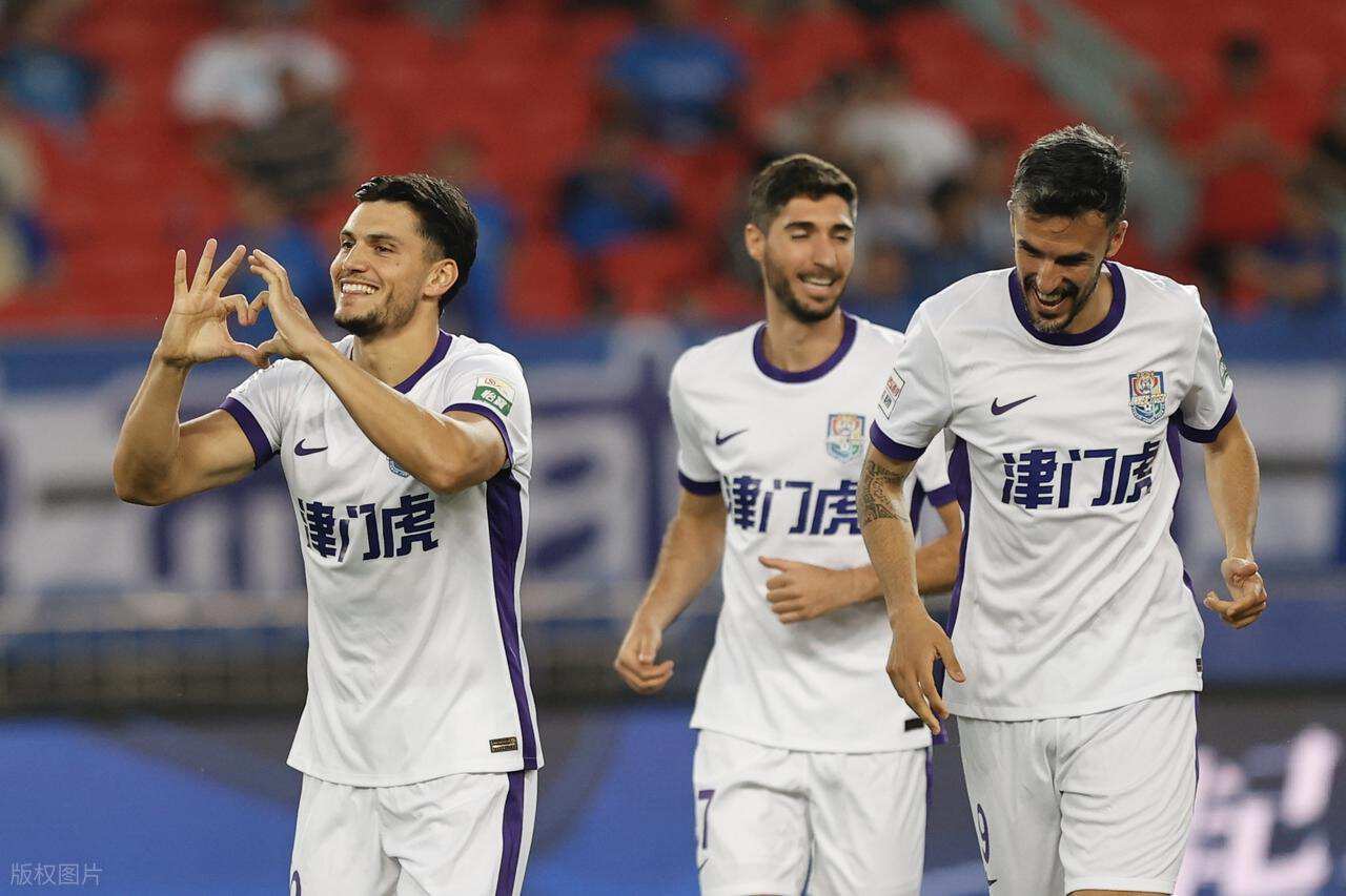 爱游戏官方入口-期待！新赛季于根伟押宝救火外援，新后腰未来将带队成功保级