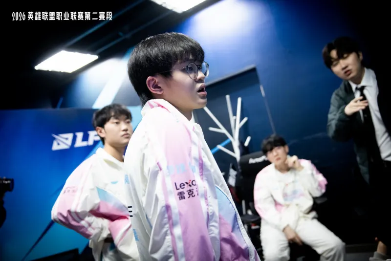 爱游戏官网-LPL分享BLG赛后返图：运筹决胜，连战连捷