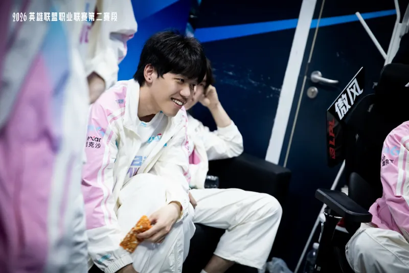 爱游戏官网-LPL分享BLG赛后返图：运筹决胜，连战连捷